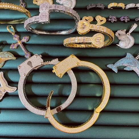 ICEDIAMOND الذهب الأبيض مطلي بالهيب هوب المثلج للدراما التصميم الدقوق ، أحجار الزركونيا الساطعة الدقيقة مع سوار مشبك قفل مسنن طويل للرجال in Kuwait