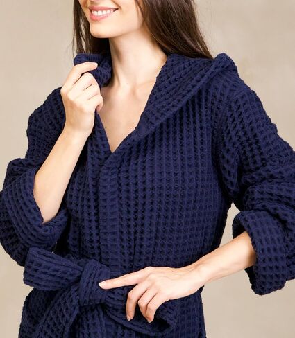 Luxury Hotel & Spa Silk-infused Japanese Cotton Waffle Unisex Hooded Bathrobe in Kuwait
