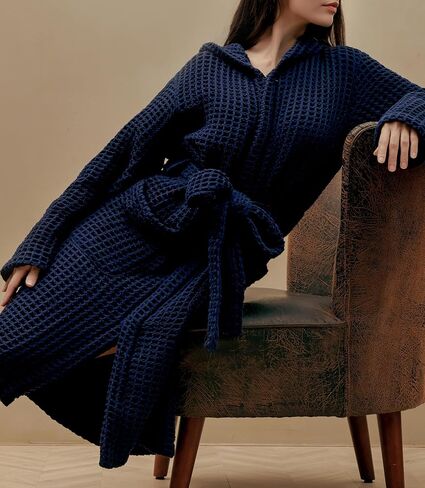 Luxury Hotel & Spa Silk-infused Japanese Cotton Waffle Unisex Hooded Bathrobe in Kuwait