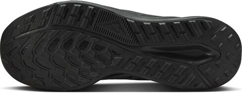 Nike Men's Low-top Walking Shoe in Kuwait