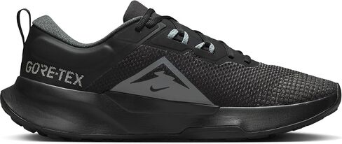 Nike Men's Low-top Walking Shoe in Kuwait