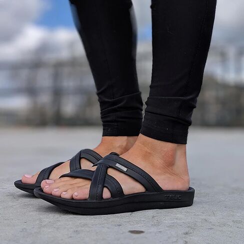 Telic Women’s Mallory Sandal in Kuwait