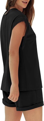 طقم ملابس نسائي مكون من قطعتين خفيف الوزن ومتناسق مع بلوزة بأكمام قصيرة وسروال قصير بخصر مطاطي in Kuwait