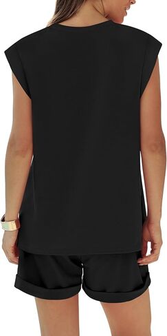 طقم ملابس نسائي مكون من قطعتين خفيف الوزن ومتناسق مع بلوزة بأكمام قصيرة وسروال قصير بخصر مطاطي in Kuwait