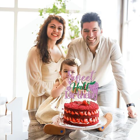 غلاف كعكة عيد ميلاد سويت نصف لامع باللون الأحمر، نصف طريق إلى واحد/1/2 طريق إلى واحد، لوازم تزيين حفلات عيد ميلاد الطفل بعمر 6 أشهر بطابع الفراولة in Kuwait
