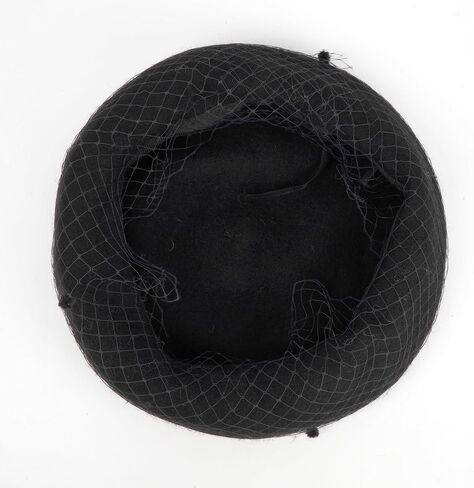 Women Fall Winter Spring Warm Wool Blend Beret French Artist Painter Hat with Veil in Kuwait