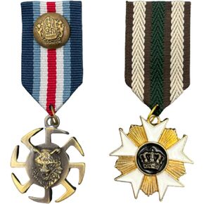 (A, 2PCS) Metal Retro Vintage Military Medals Badge, Crown Geometric Colonel Brooch Pin, Medallas Militares Gold Shoulder Pads, For Patriot Royal Prince Army War Uniform, Men Costume, Ribbon, Epaulets