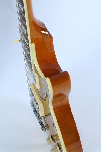 Solid electric guitar in Saudi Arabia