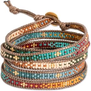 Novica الحرفي Pewter Pewter Bereded Bracelet | غلاف ملون | زر بيوتر | التراث الثقافي | حبات زجاجية | سلك النايلون المشمع | Guatemala 'Cerro de la Cruz في Brown' 35 "L X 0.3" W