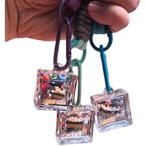 Pixel Stylized Lens Pixel Window Keychain Pixel Mirror Pixel Filter Miner World Keychain Pixel Game Party Gift Suitable for Backpack Handbag Car Key (Including Lanyard Color Random),