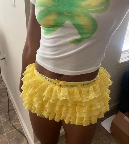Women's Pink Layered Ruffle Shorts Y2K Lolita Bloomer Lace Trim Booty Mini Micro Boy Shorts Cute Fluffy Pettipants in Kuwait