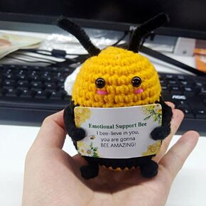 Funny Positive Crochet Animal Bee with Encouragement Cards, Cute Emotional Support Bumble Bee Appreciation Gifts for Teacher Graduation Birthday Thank You Gift for Women Coworker Friends