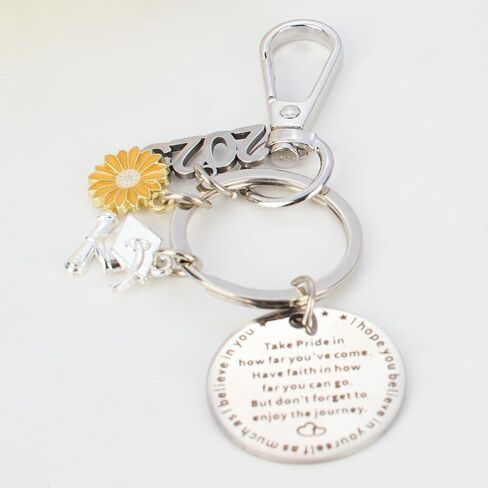 Graduation Keychain 2025 Senior High School Graduate Student Inspirational Keychain Gift for Boys Girls Graduation in Saudi Arabia
