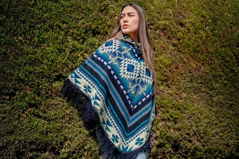 Ponchos for Women, Alpaca Wool, Ponchos Adult, Poncho Sweater Women, Womens Poncho, Blue shawls and wraps in Kuwait