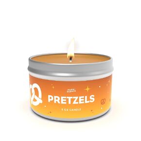 Park Scents Candle Candle - رائحة دافئة لذيذة من المعجنات المملحة الطازجة - مزيج ديزني الأيقوني - مزيج الصويا الطبيعي - المصنوع يدويًا في الولايات المتحدة | 8 أوقية. القصدير
