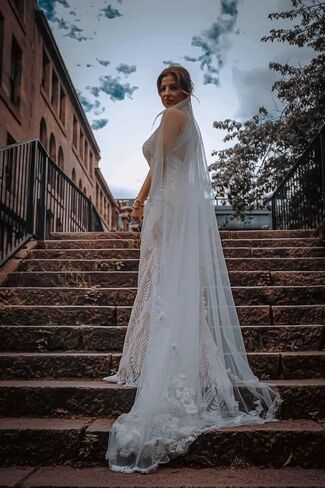 Bridal Veil for Wedding Pearls 3D Lace Flower Wedding Veil,1 Tier Cathedral length Floor Length Fingertip Length for Bride in Kuwait