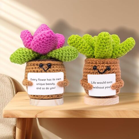 مصنع كروشيه إيجابي مضحك ، الدعم العاطفي المصنوع يدويًا صوف الحياكة النضرة للدمية النضرة هدية مع قاعدة خشبية لمكتب السيارة المنزلي (P1) in Kuwait