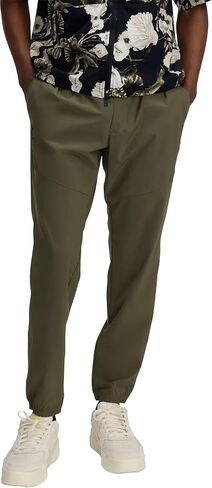 Under Armour Men's Vibe Woven Joggers in Saudi Arabia