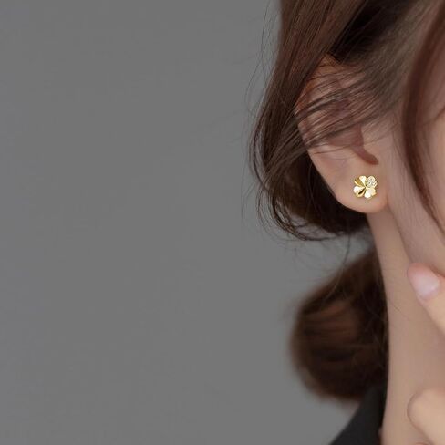 reffeer Solid 925 Sterling Silver Clover Quaring arocks for Women CZ CZ Clover Stud أقراط شامروك الربيع in Saudi Arabia