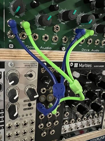 Starving Students Music Supplies Luigi's Modular M-Doppio Mini Y Right Angled Splitter Patch Cables 10cm x 10cm - 2 Pack (White) - 3.5mm Splitter for Eurorack Modular Synthesizer in Kuwait
