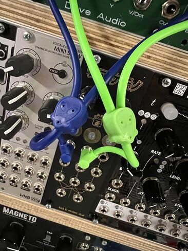 Starving Students Music Supplies Luigi's Modular M-Doppio Mini Y Right Angled Splitter Patch Cables 10cm x 10cm - 2 Pack (White) - 3.5mm Splitter for Eurorack Modular Synthesizer in Saudi Arabia