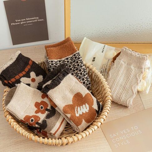 5/10 Pairs Wool Socks for Women Thick Knit Cozy Vintage Cute Animal Floral Crew Socks in Kuwait