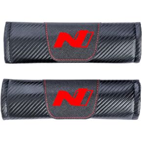 2 قطعة من ألياف الكربون الجلدية لمقعد السيارة وحزام الكتف وأكمام واقية لسيارة Hyundai Kona N Tucson N Elantra N Sonata N Veloster N (أحمر)