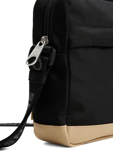 حقيبة Crossbody اليومية اليومية Tommy Jeans مع سحاب وحزام قابل للتعديل in Kuwait