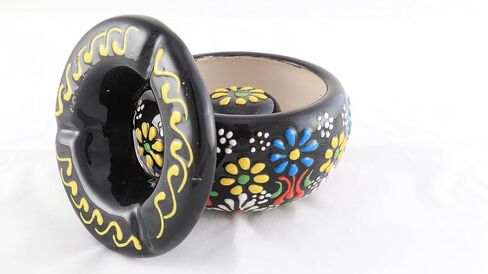 Handmade Black Ceramic Cigarette Ashtray with Lid - Windproof, for Indoor and Outdoor Use, Elegant Home and Office Decoration in Saudi Arabia