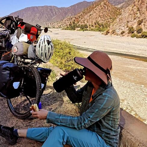 زجاجة مياه من التيتانيوم سعة 1500 مل/52.8 أونصة سائلة، زجاجة مياه رياضية خفيفة للغاية مضادة للتسرب للاستخدام في الهواء الطلق، زجاجة رياضية للتخييم والتنزه سيرًا على الأقدام وترطيب EDC in Kuwait