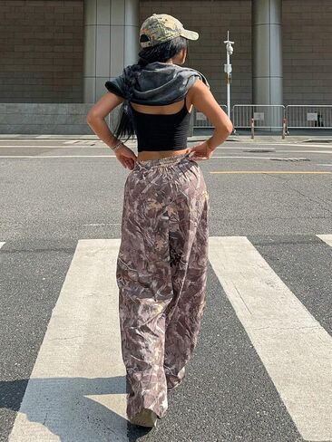 Zaful نساء البضائع الإسلامو للسيدات Y2K مرنة عالية الخصر ساق عريضة السراويل المستقيمة للركض على السراويل العسكرية مع تفاصيل التصحيح in Saudi Arabia
