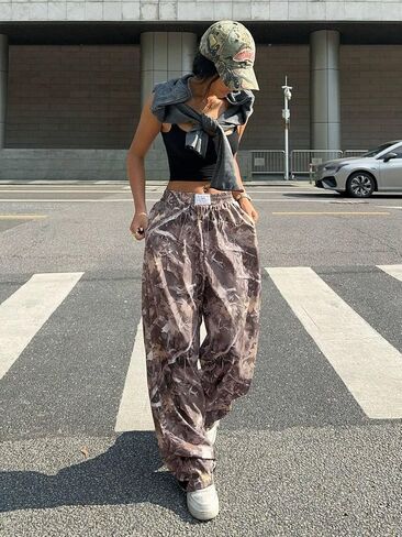 Zaful نساء البضائع الإسلامو للسيدات Y2K مرنة عالية الخصر ساق عريضة السراويل المستقيمة للركض على السراويل العسكرية مع تفاصيل التصحيح in Saudi Arabia