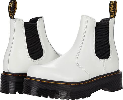 Dr. Martens Unisex 2976 Chelsea Boot in Saudi Arabia