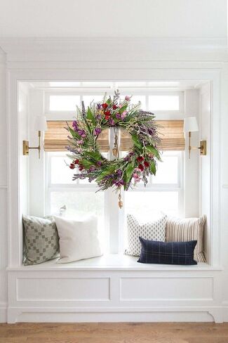 Briful 18’’ Artificial Lavender Wreath Year-Round Faux Wildflowers Green Floral Wreaths for Farmhouse Front Door Mantle Bedroom Kitchen Decor in Kuwait