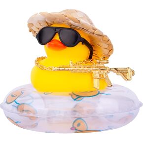 رعاة البطة Duck Dashboard Decorations Rubber Duck Car الحلي مع الملحقات الباردة ميني سباحة حلقة الشمس قبعة نظارة شمسية وشاح أو قلادة (B22)
