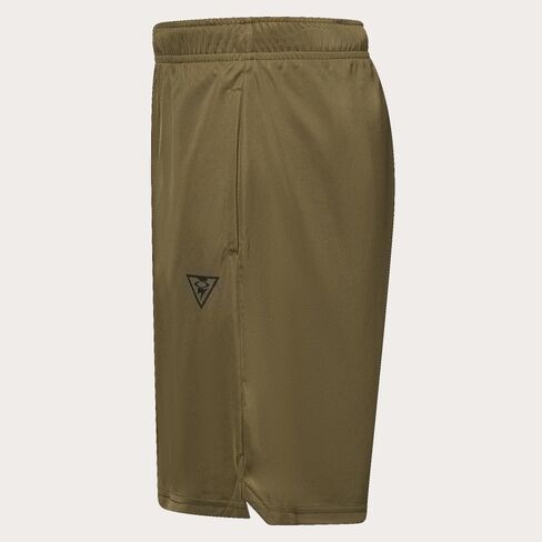 Oakley Men's Standard Issue Core 7" Short in Kuwait