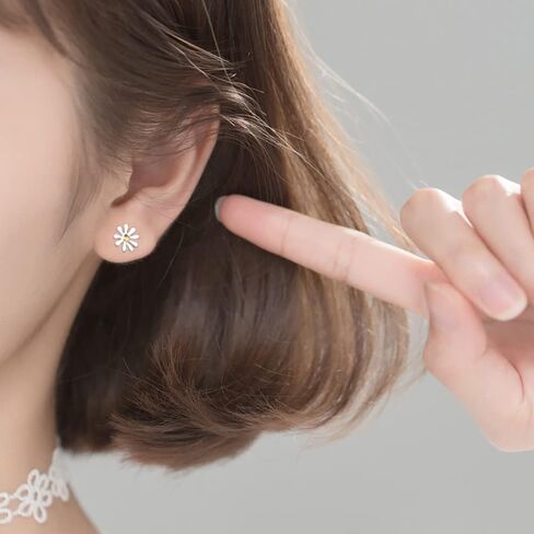 Reffeer Solid 925 Sterling Silver Daisy Flower Stud أقراط الربيع للنساء المراهقات Daisy Stud أقراط in Saudi Arabia