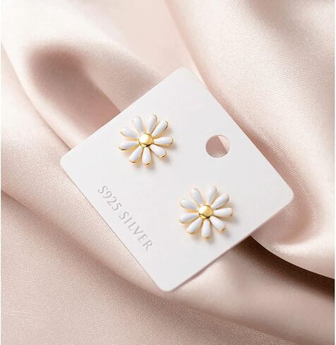 Reffeer Solid 925 Sterling Silver Daisy Flower Stud أقراط الربيع للنساء المراهقات Daisy Stud أقراط in Saudi Arabia