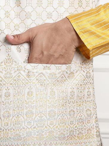 Sojanya (منذ عام 1958 لمزيج الحرير للرجال Kurta و Pajama مع سترة نهرو in Saudi Arabia