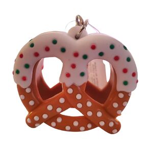 Bath and Body Works White-Dipped Pretzel with Sprinkles Pocketbac Hand Sanitzer Holder
