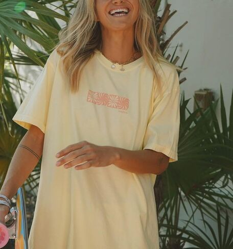 Vintage Oversized Flower Graphic Tees Cute Surfboard Palm Baggy T-Shirts Summer Preppy Beach Tops Teen Girls Clothes in Saudi Arabia
