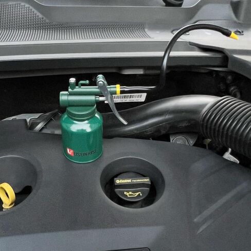 Oil Can Pump Oiler Can-8oz. Green Metal Can Bottle with Flexible and Straight Spout in Saudi Arabia