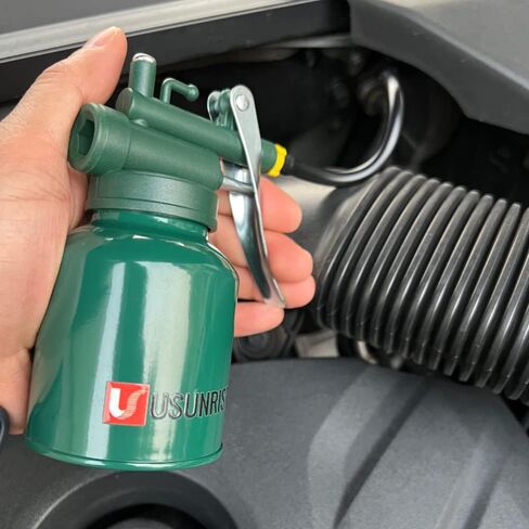 Oil Can Pump Oiler Can-8oz. Green Metal Can Bottle with Flexible and Straight Spout in Saudi Arabia