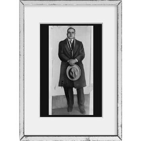 صور لا نهائية الصورة: آل كابوني | بورتريه | 1928 | استنساخ الصور التاريخية | فن الحائط التاريخي | ديكور المنزل in Kuwait