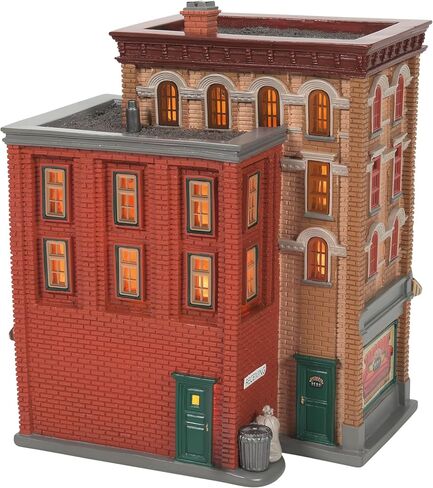 Department 56 Friends Village Central Perk Coffee Shop Lit Building, 9 Inch, Multicolor in Saudi Arabia