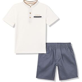 Calvin Klein Boys 2pc مجموعة قصيرة