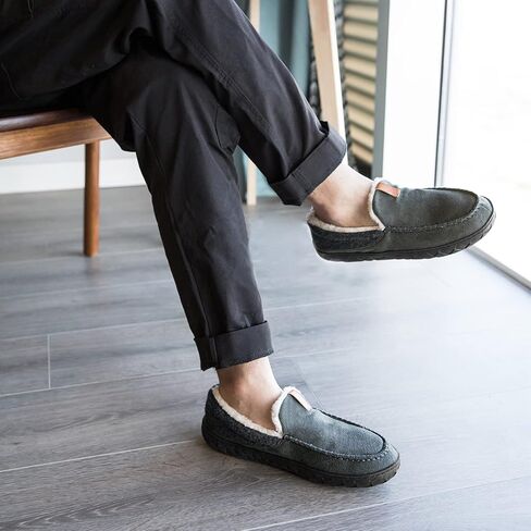 Mens Moccasin Slippers Memory Foam Suede House Slippers for Men with Soft Fleece Lining Anti-Skid Sole Indoor Outdoor House Shoes in Kuwait