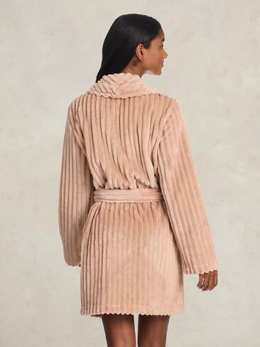 TAHARI Sculpted Plush Robes for Women Short, Fluffy Robe with Pockets and Waist Tie, Fuzzy Bathrobe, Womens Gifts in Saudi Arabia
