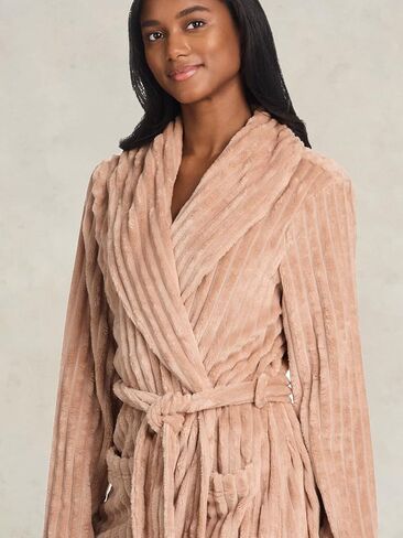 TAHARI Sculpted Plush Robes for Women Short, Fluffy Robe with Pockets and Waist Tie, Fuzzy Bathrobe, Womens Gifts in Saudi Arabia