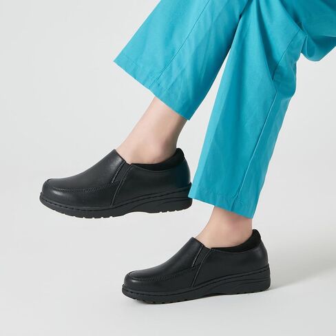 Women's Slip On Extra Wide Width Work Shoes Lightweight Slip Resistant Waterproof Food Service Comfortable Nurse Shoes in Saudi Arabia